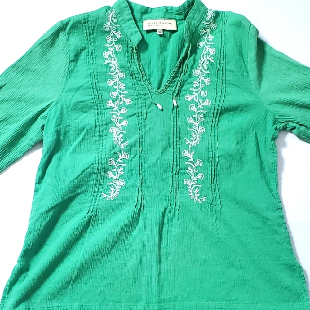 Jones New York Green Embroidered Women's Blouse Medium Petite Embroidery Beads